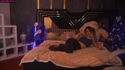 Snapshot of dreamylinaaa chatting on December 21, 10:28 am Lina online show from December 21, 10:28 am