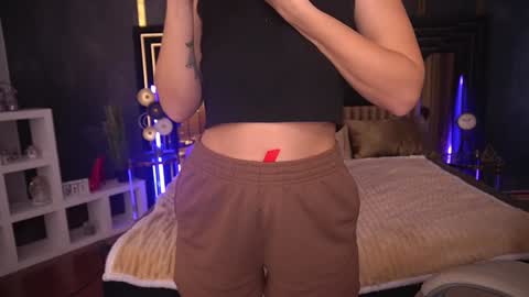 Snapshot of dreamylinaaa chatting on January 17, 10:33 am Lina online show from January 17, 10:33 am