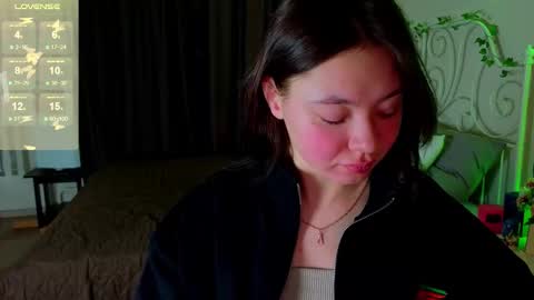 dreamymilka online show from December 22, 2:19 am