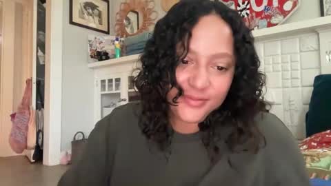 RIRI OR DREAMY online show from September 27, 3:28 pm