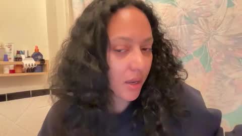 RIRI OR DREAMY online show from November 2, 3:03 pm