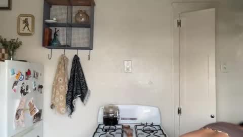 RIRI OR DREAMY online show from November 7, 3:45 pm