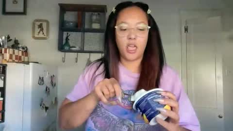 Snapshot of dreamyriri chatting on March 7, 4:59 pm RIRI OR DREAMY online show from March 7, 4:59 pm