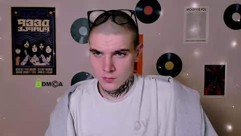 Snapshot of drew_soft_ chatting on December 2, 2:06 am drew_soft_ online show from December 2, 2:06 am