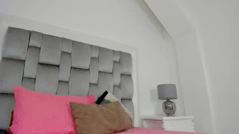 Snapshot of drinklau18 chatting on December 1, 7:41 pm drinklau18 online show from December 1, 7:41 pm