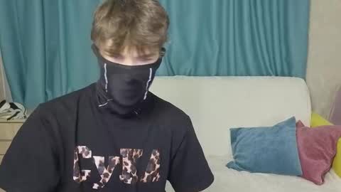 Snapshot of drinklinov chatting on February 16, 12:01 pm Mark online show from February 16, 12:01 pm