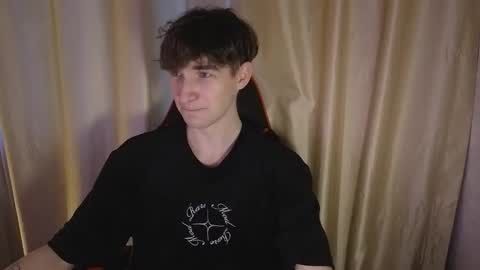 Snapshot of drinklinov chatting on February 25, 3:21 pm Mark online show from February 25, 3:21 pm