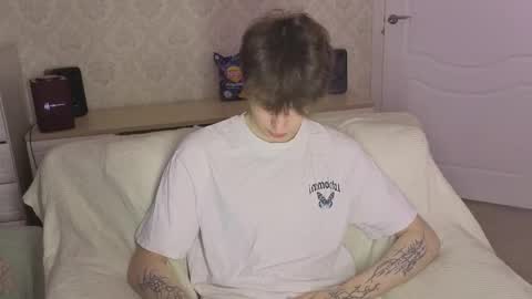 Snapshot of drinklinov chatting on March 12, 8:26 pm Mark online show from March 12, 8:26 pm