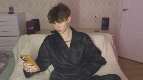 Snapshot of drinklinov chatting on March 13, 6:47 pm Mark online show from March 13, 6:47 pm