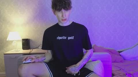 Snapshot of drinklinov chatting on March 21, 8:19 am Mark online show from March 21, 8:19 am