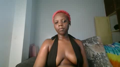 Snapshot of drip_doll_ chatting on November 12, 5:35 pm Kimberly online show from November 12, 5:35 pm