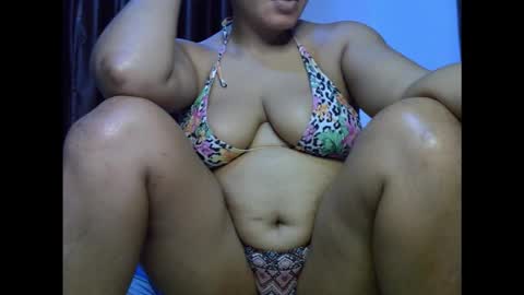 Snapshot of drippingnwet chatting on March 31, 12:01 am drippingnwet online show from March 31, 12:01 am