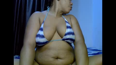 Snapshot of drippingnwet chatting on April 2, 1:03 am drippingnwet online show from April 2, 1:03 am