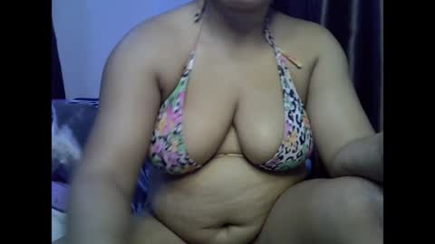 Snapshot of drippingnwet chatting on April 7, 10:42 pm drippingnwet online show from April 7, 10:42 pm