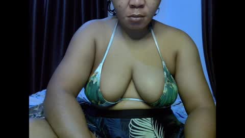 Snapshot of drippingnwet chatting on April 15, 3:02 am drippingnwet online show from April 15, 3:02 am