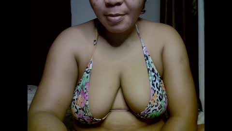 Snapshot of drippingnwet chatting on April 16, 12:55 am drippingnwet online show from April 16, 12:55 am
