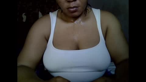 Snapshot of drippingnwet chatting on May 2, 11:59 am drippingnwet online show from May 2, 11:59 am