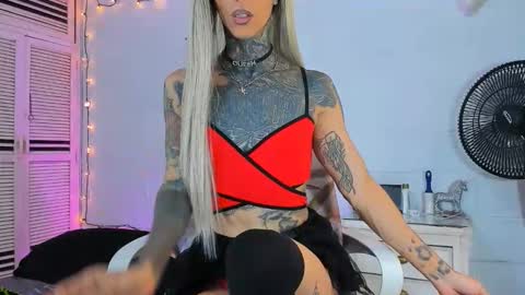 drippyorlove online show from May 4, 7:43 pm