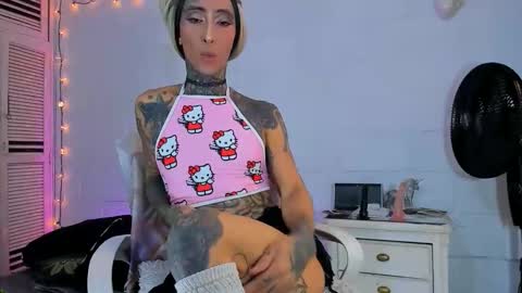 drippyorlove online show from May 13, 7:22 pm