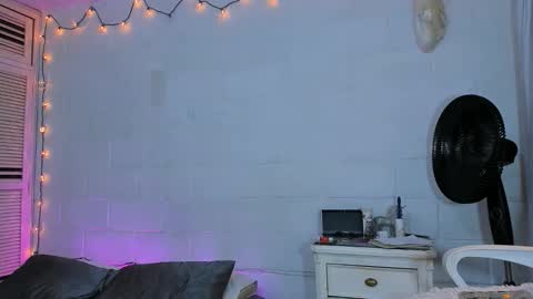 drippyorlove online show from May 19, 5:41 pm