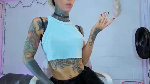 drippyorlove online show from May 26, 1:29 pm