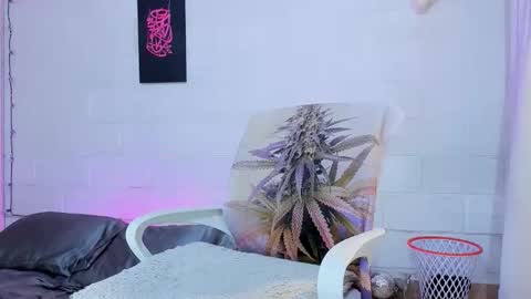 drippyorlove online show from June 5, 2:12 pm