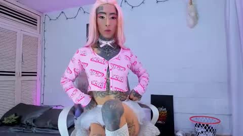 drippyorlove online show from June 6, 1:05 pm