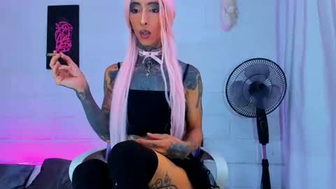 drippyorlove online show from July 8, 7:51 pm