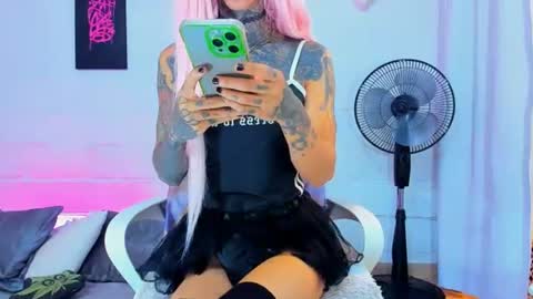 drippyorlove online show from July 22, 8:11 pm