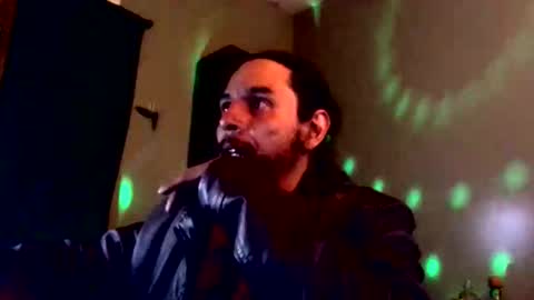 Snapshot of drogoloko233 chatting on December 22, 3:58 am drogo lpkp online show from December 22, 3:58 am