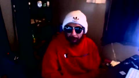 Snapshot of drogoloko233 chatting on January 12, 12:38 am drogo lpkp online show from January 12, 12:38 am