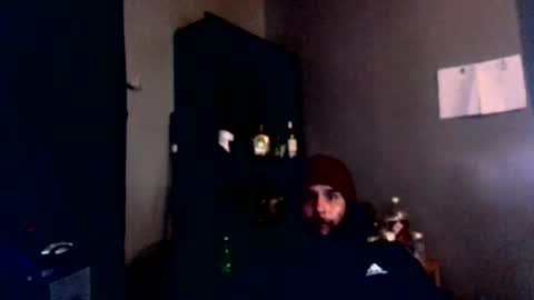 Snapshot of drogoloko233 chatting on January 19, 1:20 am drogo lpkp online show from January 19, 1:20 am