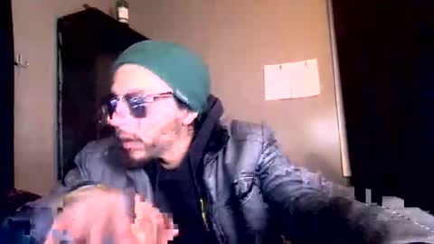 Snapshot of drogoloko233 chatting on February 1, 11:36 pm drogo lpkp online show from February 1, 11:36 pm