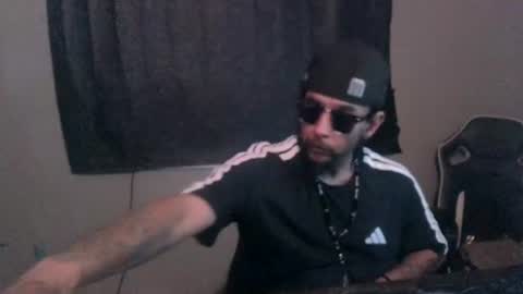 Snapshot of drogoloko233 chatting on June 24, 1:37 am drogo lpkp online show from June 24, 1:37 am