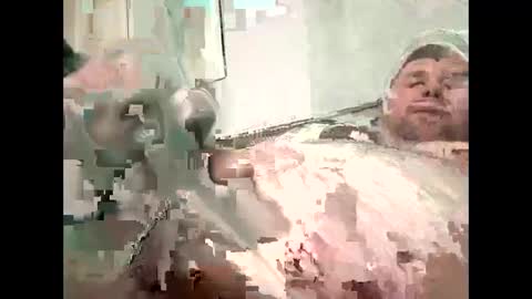 Snapshot of droppingloads82 chatting on February 19, 8:12 am droppingloads82 online show from February 19, 8:12 am