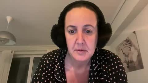 Snapshot of drresa chatting on April 19, 6:21 pm Dr. Resa online show from April 19, 6:21 pm