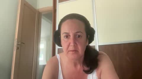 Snapshot of drresa chatting on April 23, 12:29 pm Dr. Resa online show from April 23, 12:29 pm