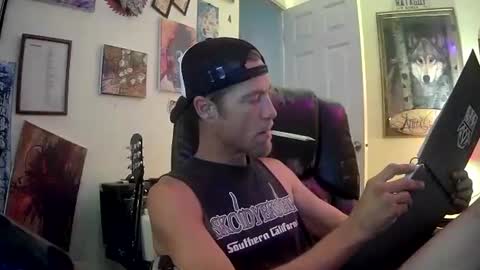 Snapshot of druedowm chatting on October 18, 9:04 pm druedowm online show from October 18, 9:04 pm