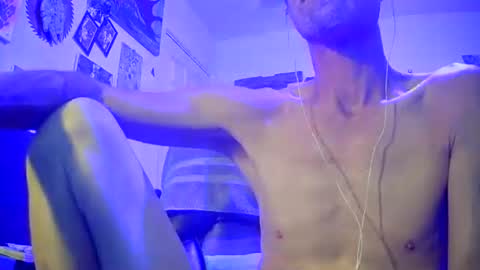 Snapshot of druedowm chatting on December 18, 9:32 pm druedowm online show from December 18, 9:32 pm