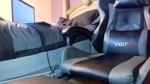 Snapshot of dtrain6969420 chatting on October 28, 1:31 am dtrain6969420 online show from October 28, 1:31 am