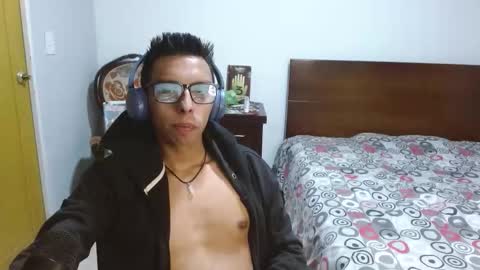 Snapshot of dtwink0310 chatting on November 24, 3:06 am David online show from November 24, 3:06 am