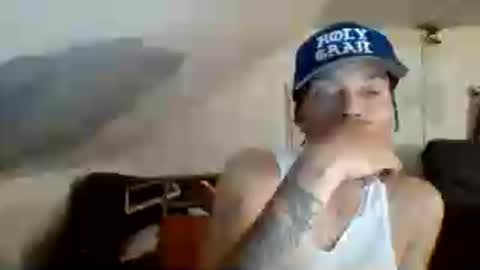 Snapshot of dubz07 chatting on June 14, 12:52 am dubz07 online show from June 14, 12:52 am