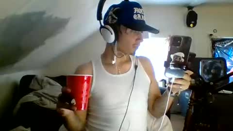 Snapshot of dubz07 chatting on June 19, 6:23 pm dubz07 online show from June 19, 6:23 pm