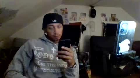 Snapshot of dubz07 chatting on July 18, 1:32 am dubz07 online show from July 18, 1:32 am