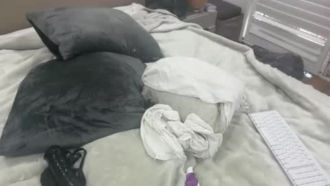 Snapshot of dudebrocuz69 chatting on February 11, 2:49 am Dude online show from February 11, 2:49 am