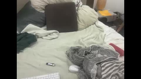 Snapshot of dudebrocuz69 chatting on March 5, 11:23 pm Dude online show from March 5, 11:23 pm