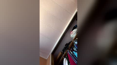 Snapshot of dudeee4 chatting on February 21, 11:06 pm dudeee4 online show from February 21, 11:06 pm