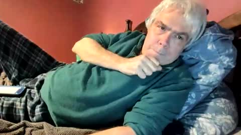 Snapshot of dug38 chatting on February 16, 5:03 am Doug online show from February 16, 5:03 am