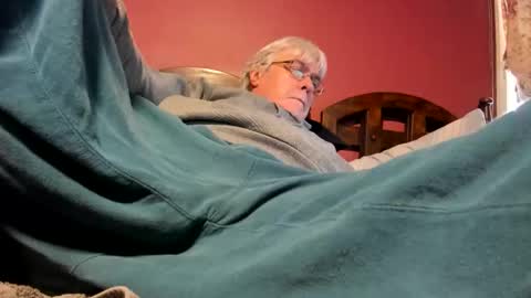 Snapshot of dug38 chatting on March 3, 3:40 pm Doug online show from March 3, 3:40 pm