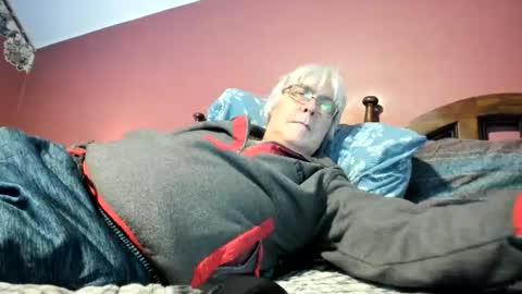 Snapshot of dug38 chatting on April 5, 6:16 pm Doug online show from April 5, 6:16 pm